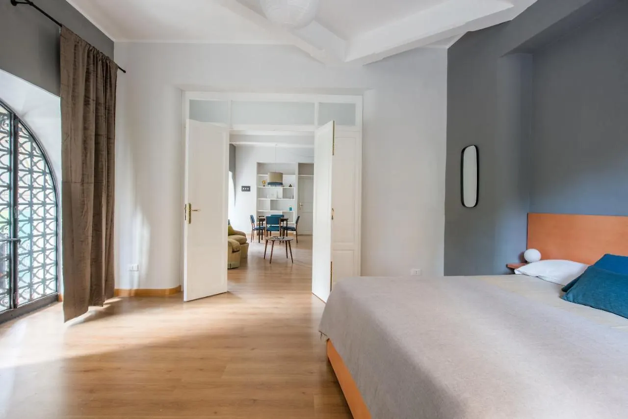 Vintage Style Apartment Near Via Roma Palermo